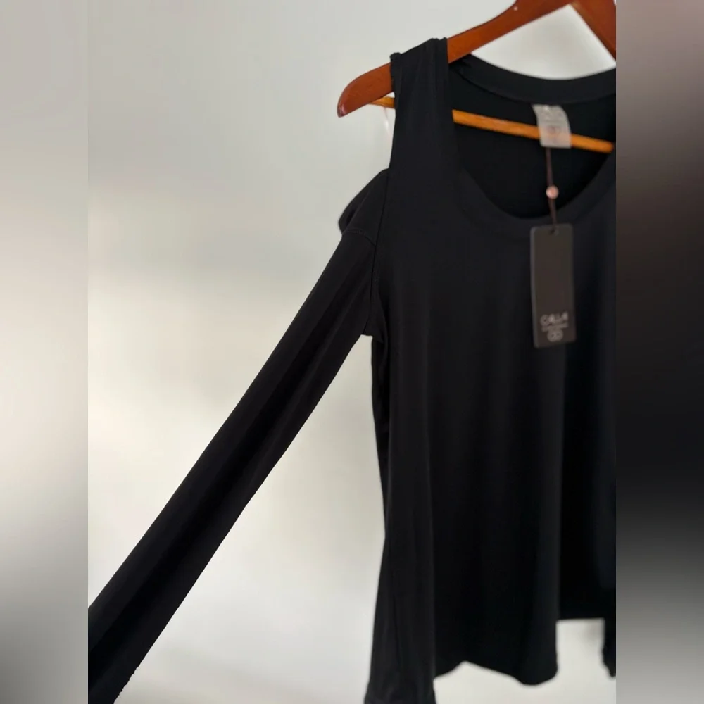 NWT - Calia - Cold Shoulder Top - Size small - Picture 2 of 11